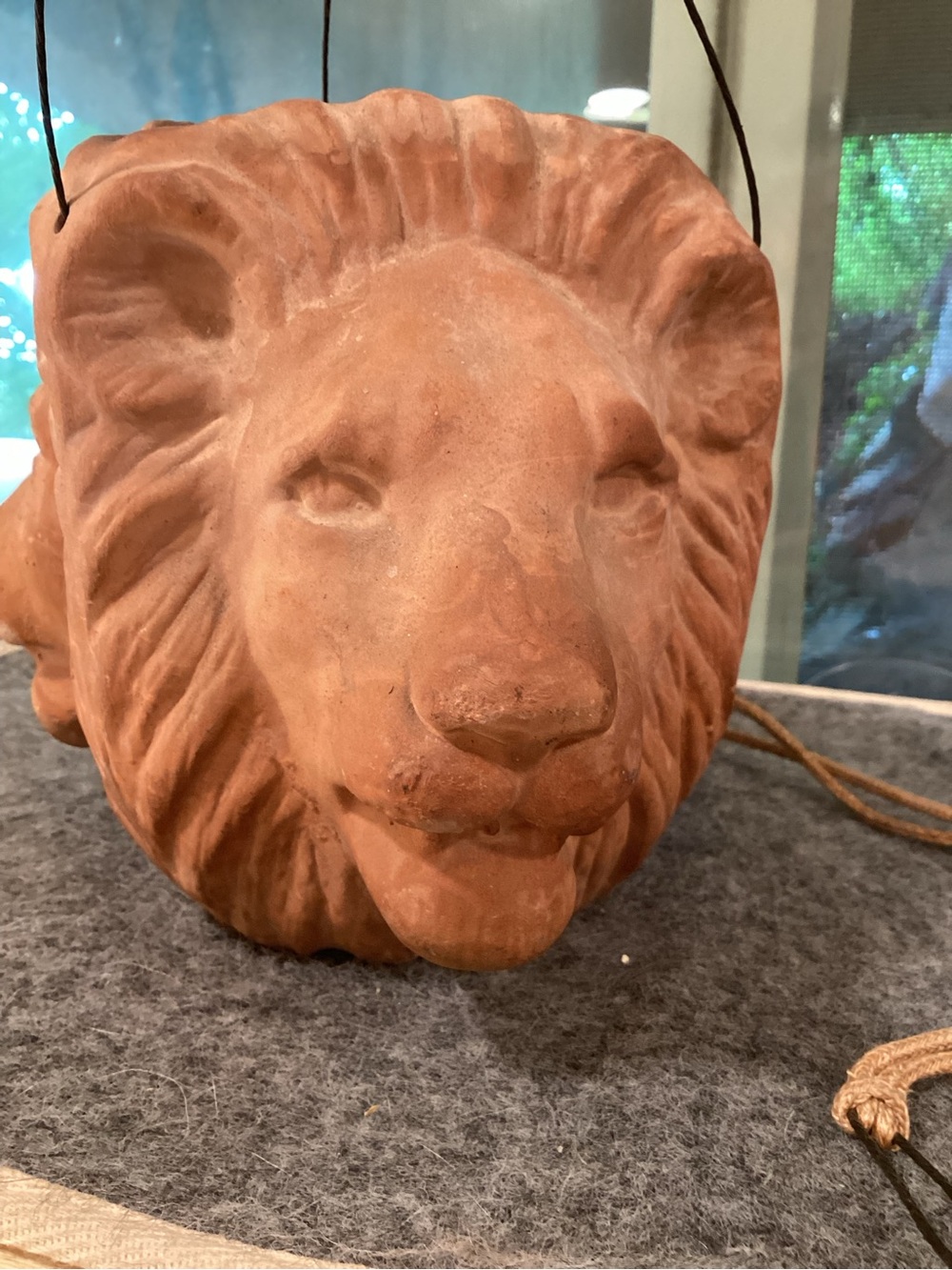 VTG Terracotta Hanging 3 Lion Headed Lion Planter/Pot Jardiniere 7”